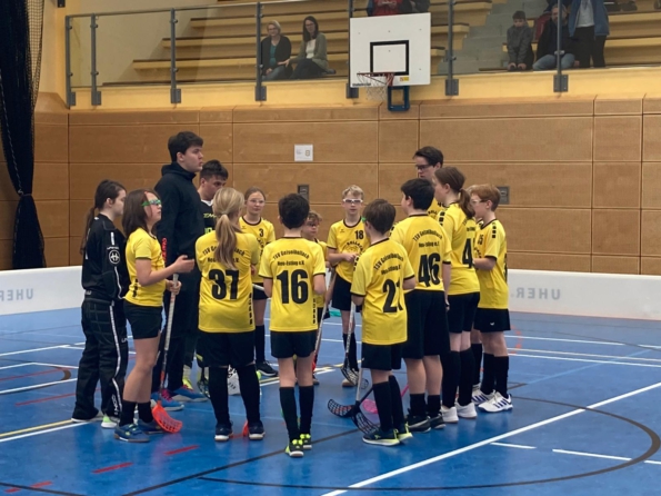 Bullach Bees U15 beraten sich vor dem Spiel