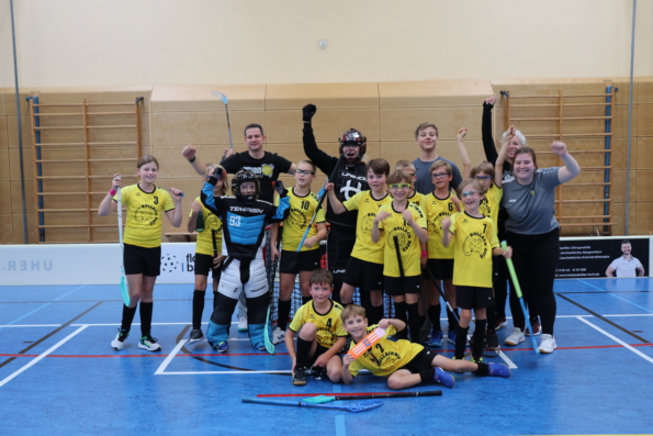U11 Bullach Bees jubelt nach Sieg beim Heimspieltag