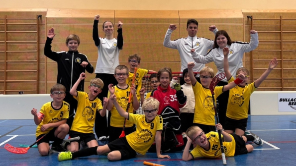 U9-Floorball-Team der Bullach Bees