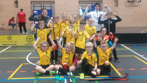 Das U9-Team der Bullach Bees feiern.